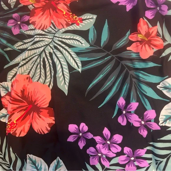 Lost + Wander Beach Wonderland One Piece 🌺 - Picture 7 of 12